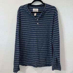Light long sleeve striped
